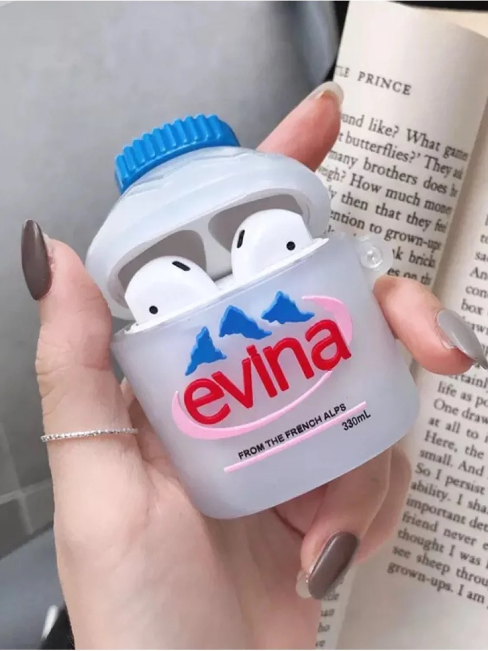 Evina AirPods case  - Blue and White
